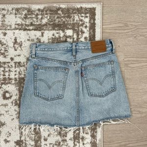 levi’s mini skirt size 28